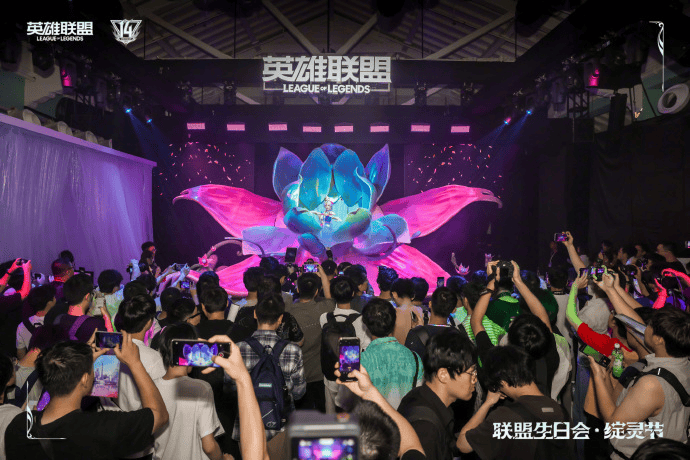 《英雄联盟》14周年,让“LOL大王”全都想起来了