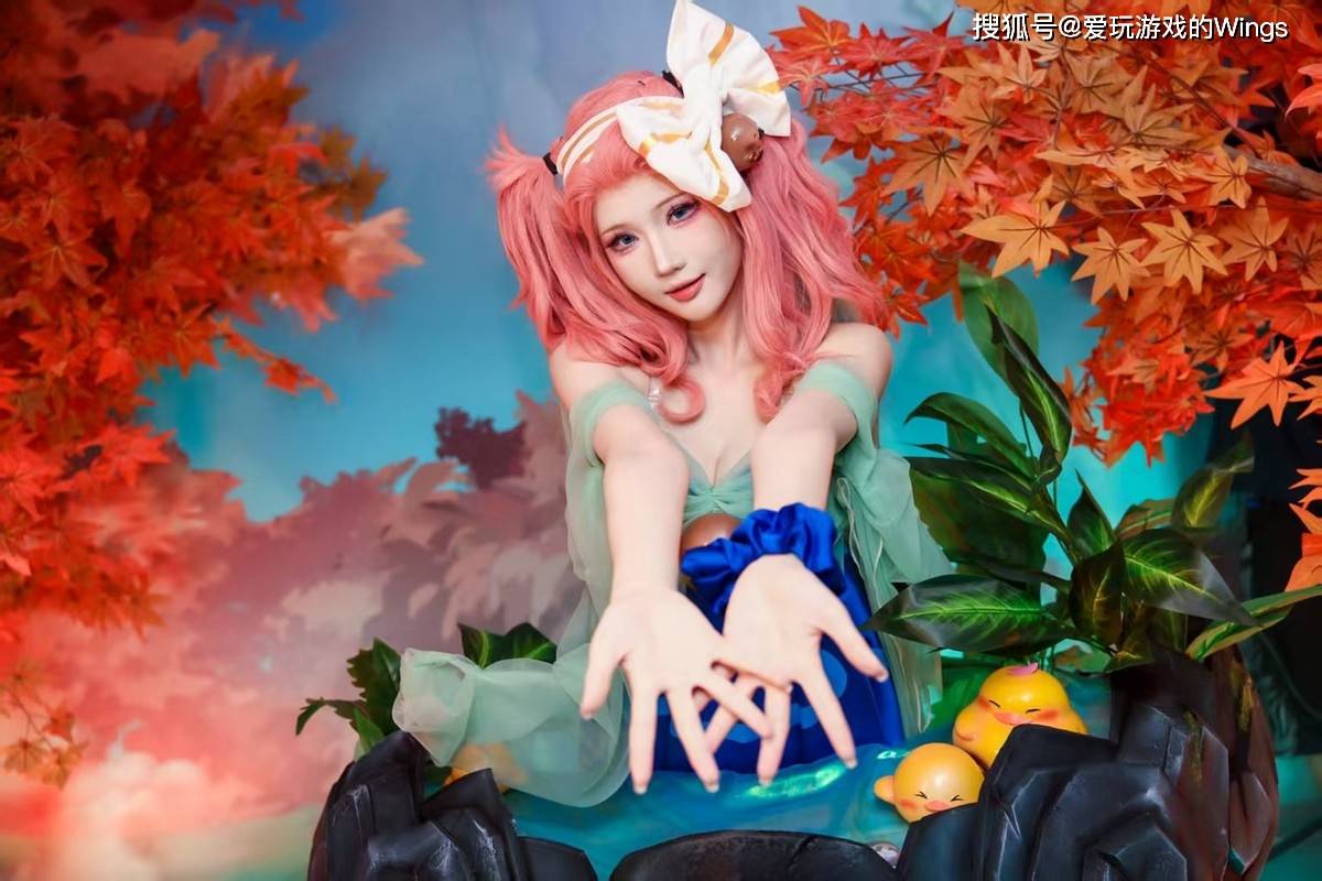 大巴免费接送,还有免费周边——LOL生日会竟如此阔绰!