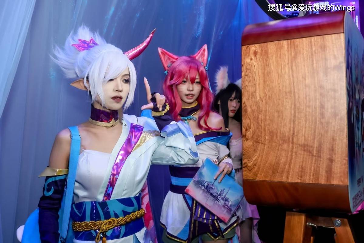 大巴免费接送,还有免费周边——LOL生日会竟如此阔绰!