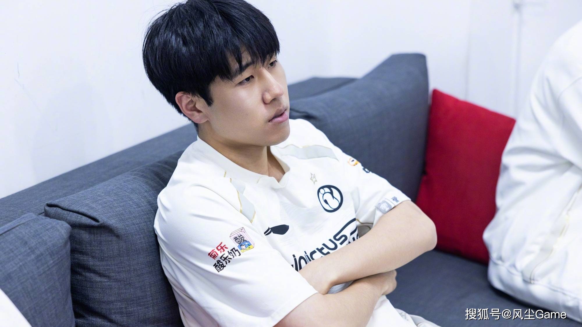 LPL全神班止步17强!英文解说怒斥TheShy:赛场表现令人作呕