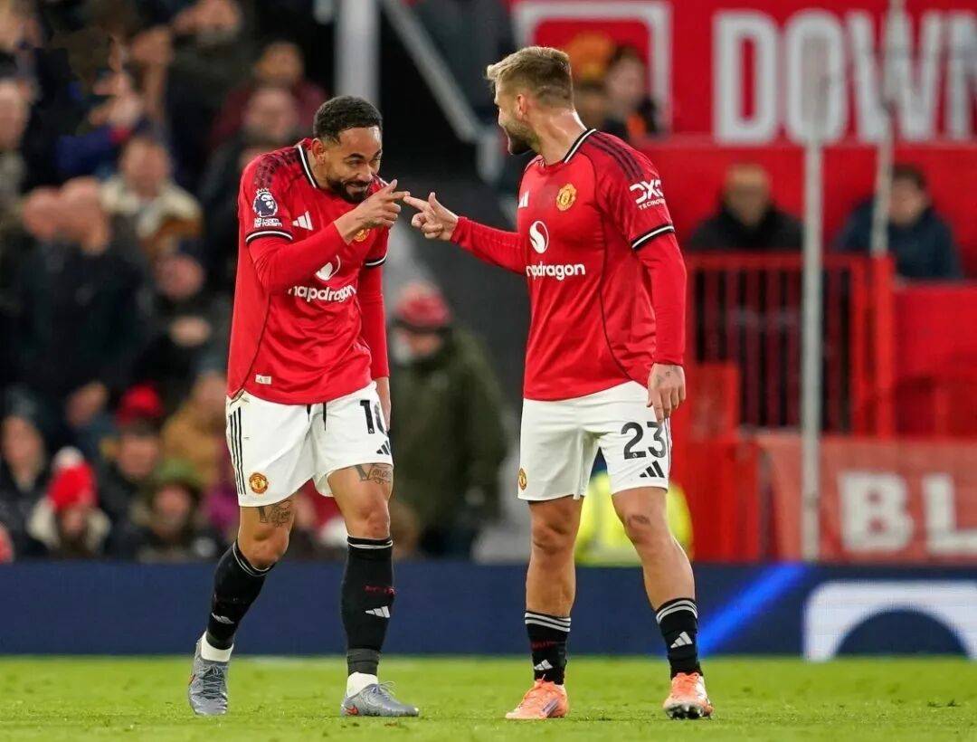 曼联4-2布莱顿!斩获三连胜,暂时杀回前四!詹库科齐发威