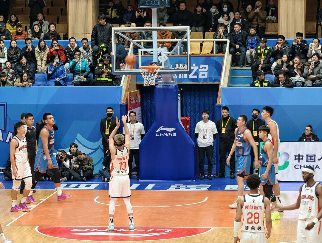 CBA首轮开賽(sài)，四(sì)川(chuān)男篮“全华班”出战不敌广州(zhōu)隊(duì)