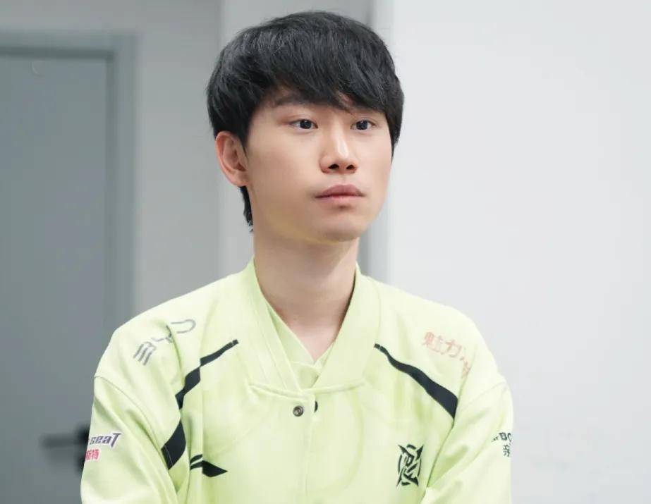 英雄联盟真的要凉了?世界冠军评价:播LOL没人看,准备转战CS