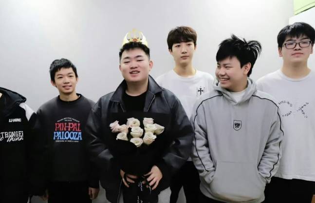 【一竞技1JingJi】LOL:LPL转会期最尴尬选手出炉 顶级选手Jwei转会期没人要