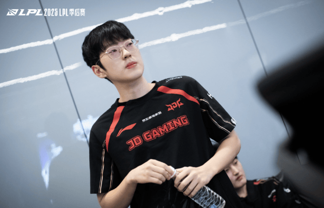 LPL冒泡赛:IG能否逆袭?TES能否保住优势?