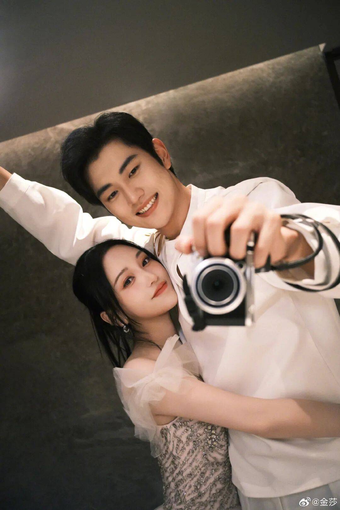 恭喜!43岁金莎官宣订婚!