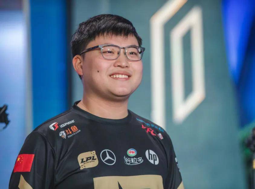 LOL主播集体遭遇瓶颈期！UZI感叹直播没人看：要是卢本伟还在就好了