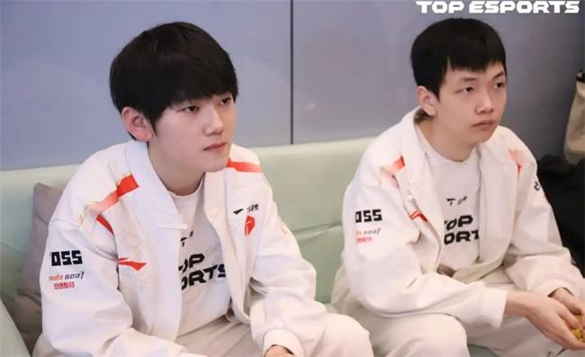 【一竞技1JingJi】LOL:Kanavi离谱发挥 TES面对LCK比赛全被零封!