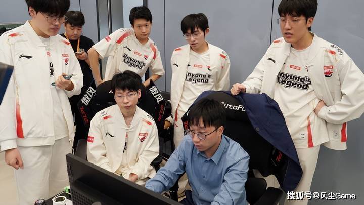 LOL最強(qiáng)全华班成爲(wèi)笑话！国一(yī)中(zhōng)被对位MVP，对手嘲(cháo)讽：NA＞LPL