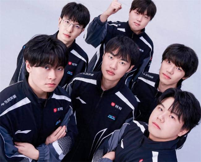 【一竞技1JingJi】LOL：LPL国产最强教练回歸(guī) Uzi疑似进行(xíng)复出訓(xùn)练！