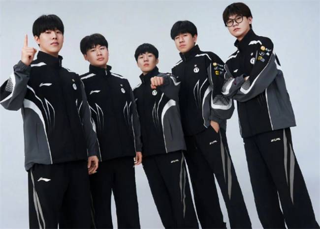 【一竞技1JingJi】LOL:Uzi被曝将要再次复出 LPL转会期新规引争议!