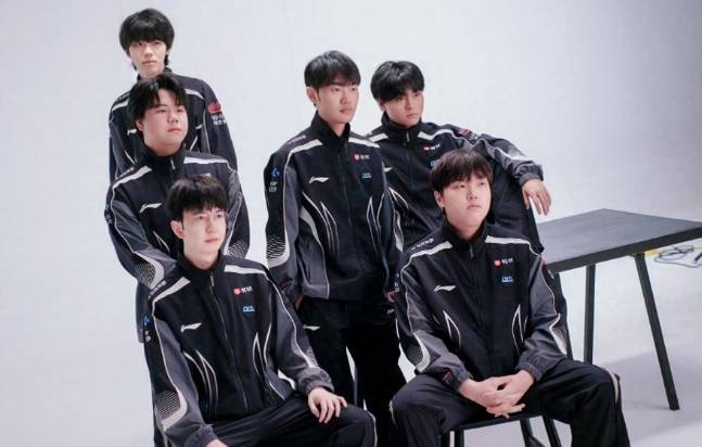 【一竞技1JingJi】LOL：LPL首支(zhī)至臻全華(huá)班(bān)诞生 AL新教练打脸Tabe