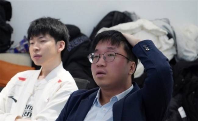 【一竞技1JingJi】LOL:LPL首支至臻全华班诞生 AL新教练打脸Tabe