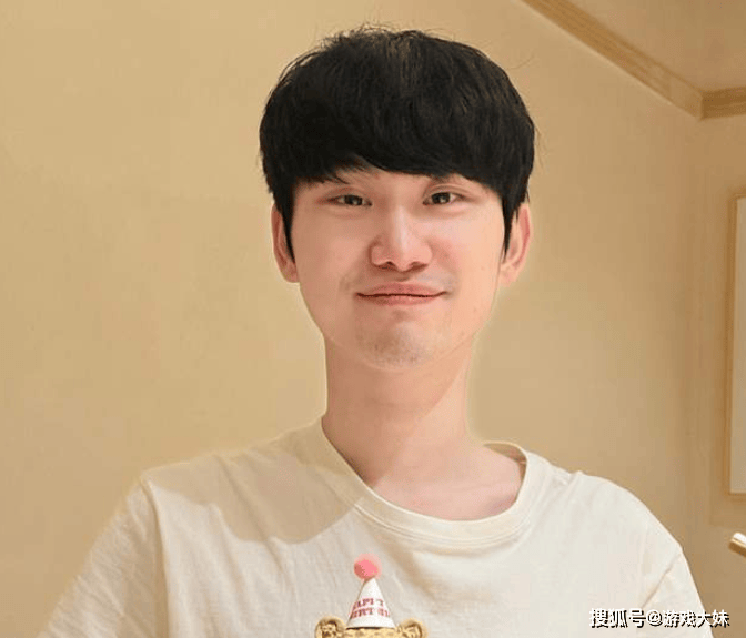 Doinb带3位LOL选手打dota2，被对方虐泉，还被嘲讽是人机